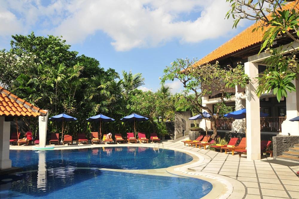 Puri Raja Hotel Legian Extérieur photo