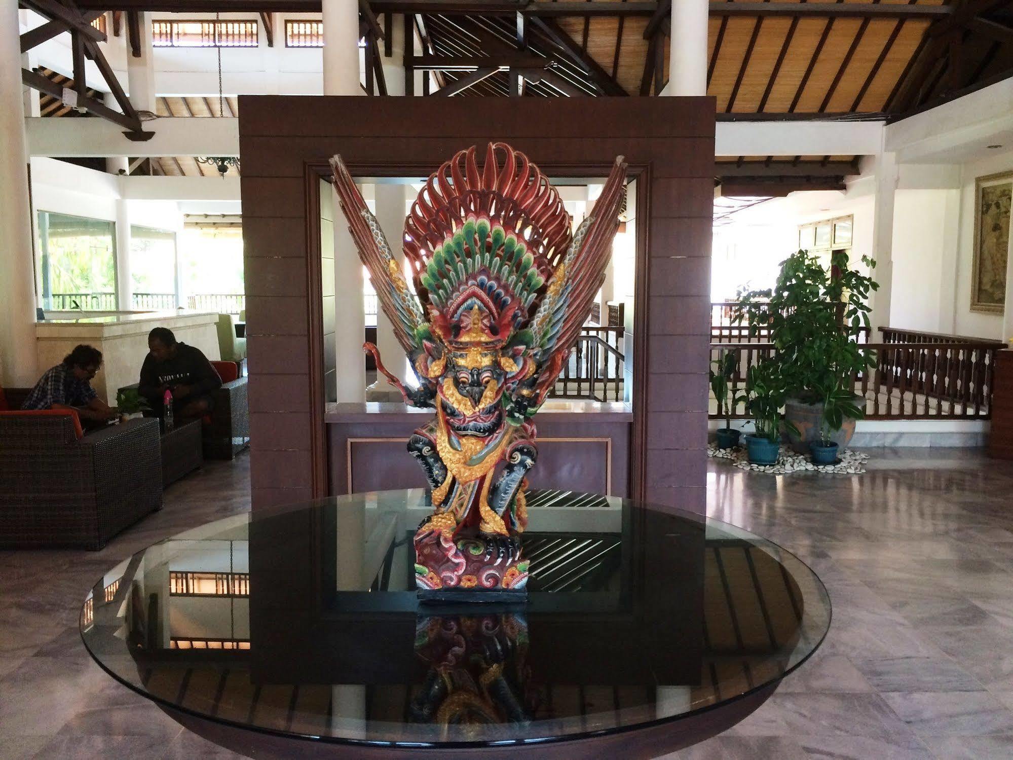 Puri Raja Hotel Legian Extérieur photo