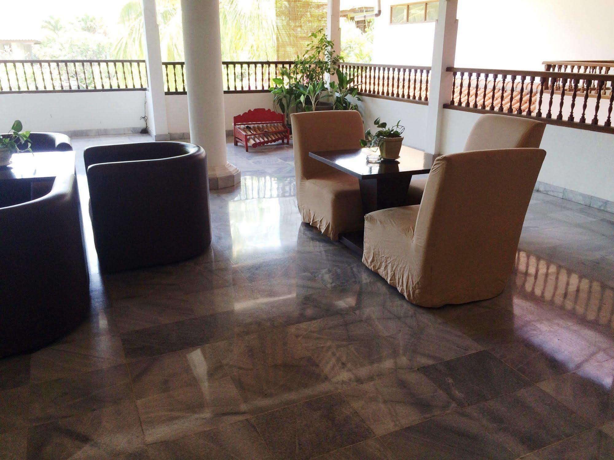 Puri Raja Hotel Legian Extérieur photo
